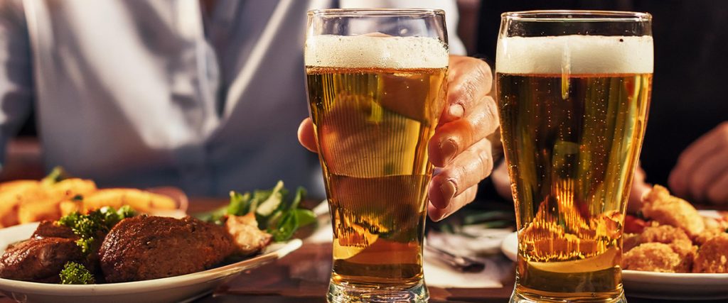 酒蔵フェアやインポーター試飲会、地域イベントとの連携を通じて店舗の個性を高め、集客や売上アップにつながる企画支援内容を紹介