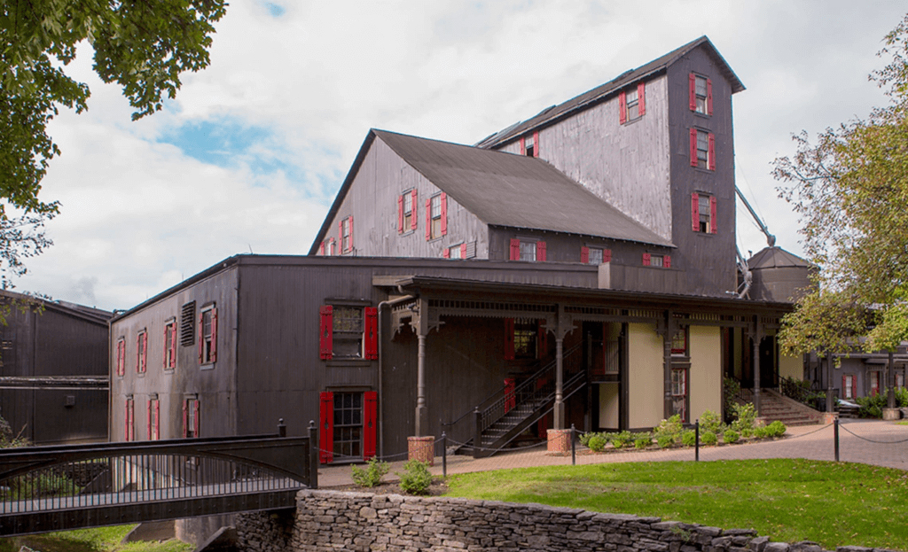 メーカーズマーク プライベート セレクション KAMEYA#4の個性と仕入れメリットを解説し、飲食店の差別化に役立つバーボン提案